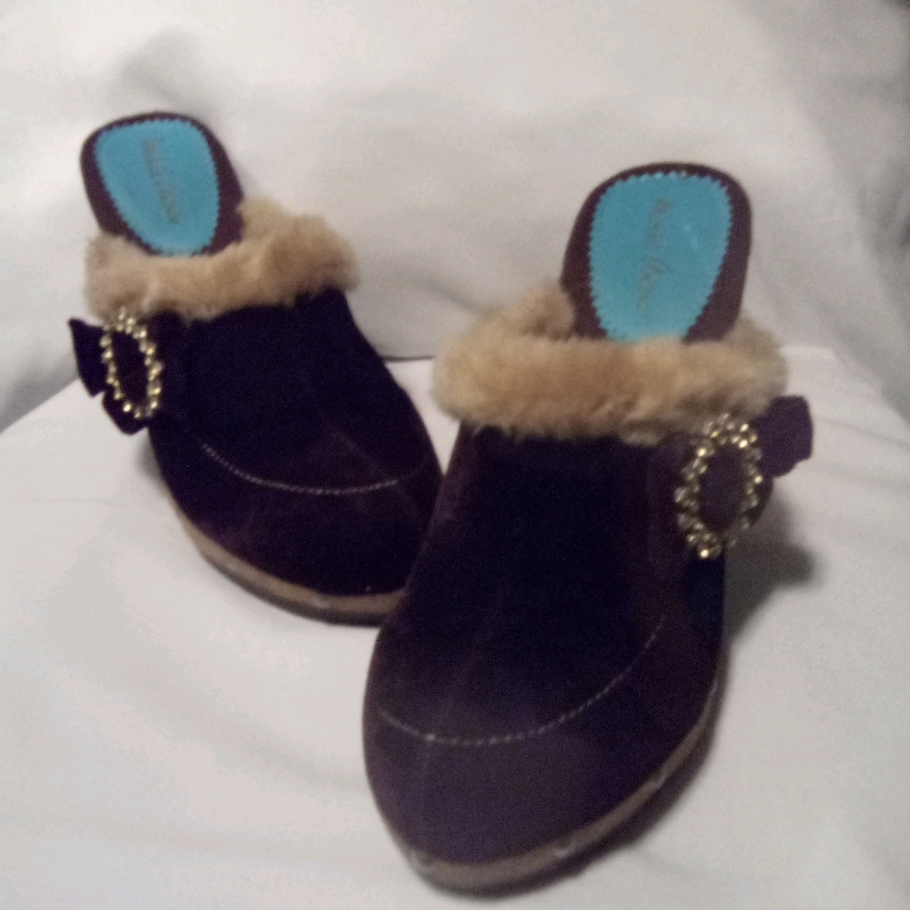 Women's "Micheal Antonio" brown clogs